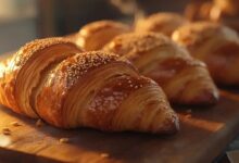 Croissants com sementes de gergelim