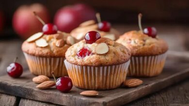 Muffins de maçã, cereja, pera e amêndoas