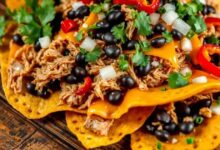Nachos com carne de porco desfiada